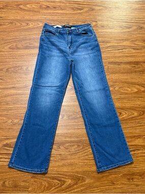 Sweet Look Straight Leg Women's Jeans in Medium Blue - Size 15